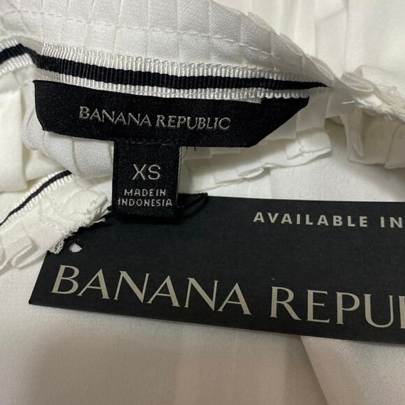 NEW Banana Republic White Sleeveless Ruffle Mock Pleated Tank Blouse Top XS - Picture 3 of 4